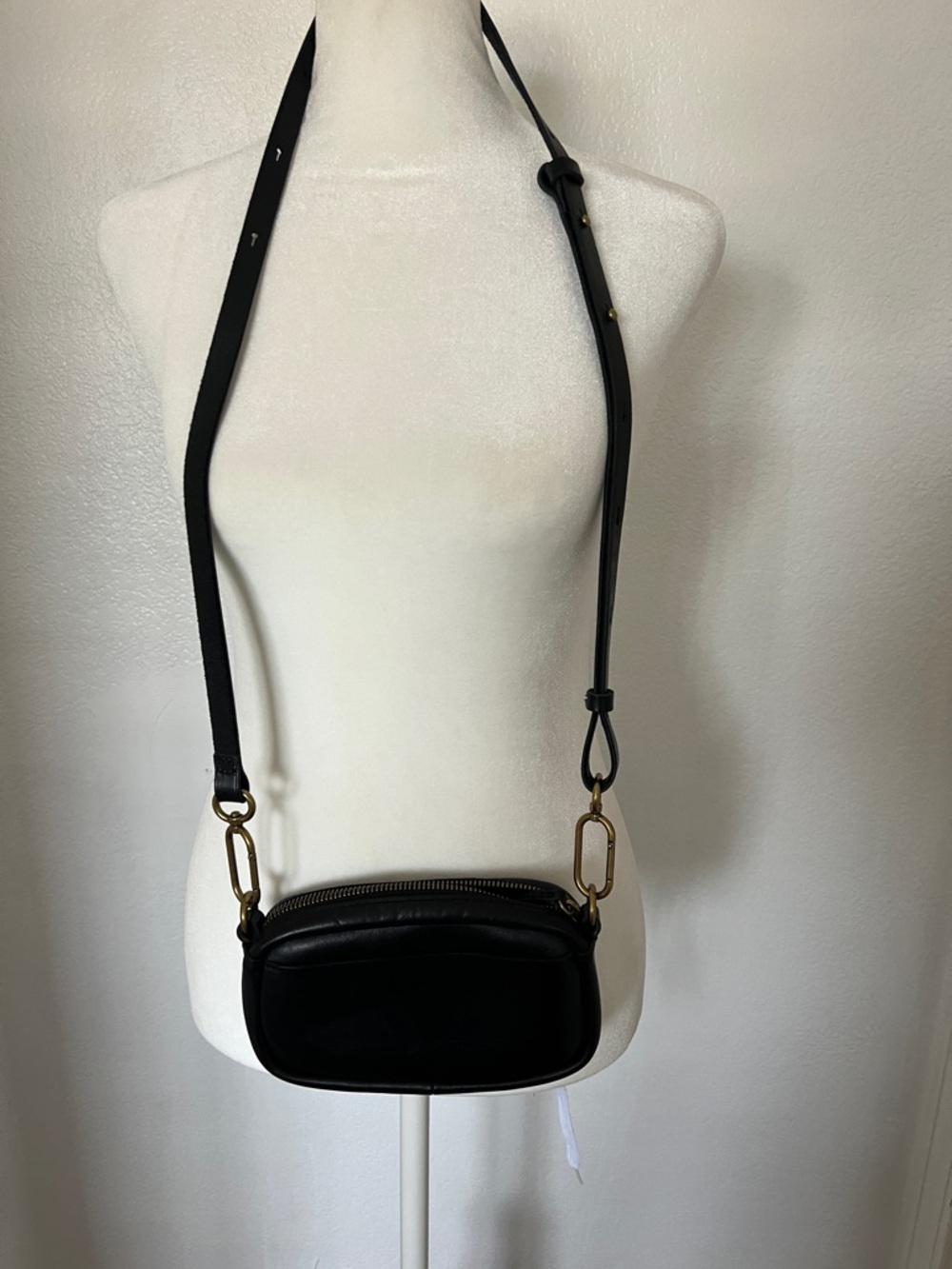 Madewell Carabiner Medium Leather crossbody bag Black New